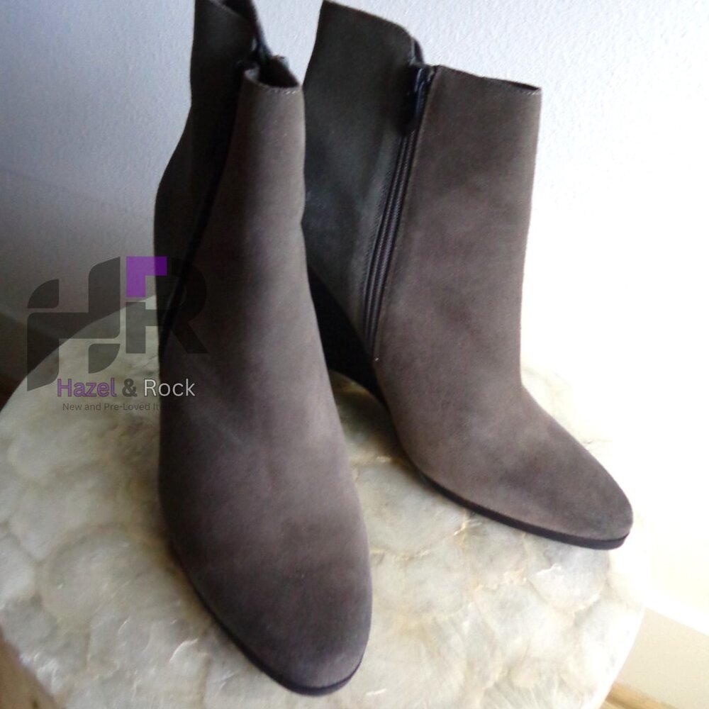 Fergie Womens Aurora Brown Skinny Wedge Ankle Boots